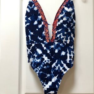 La Blanca one-piece, size 8